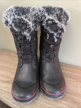 Bog's Big Girl Black Winter snow Boots with Faux Fur Trim